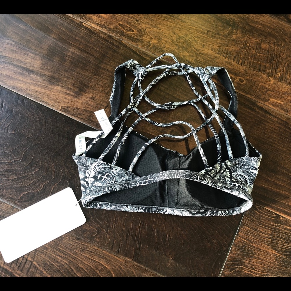 BNWT Lululemon Free to Be WILD bra Sz. 4